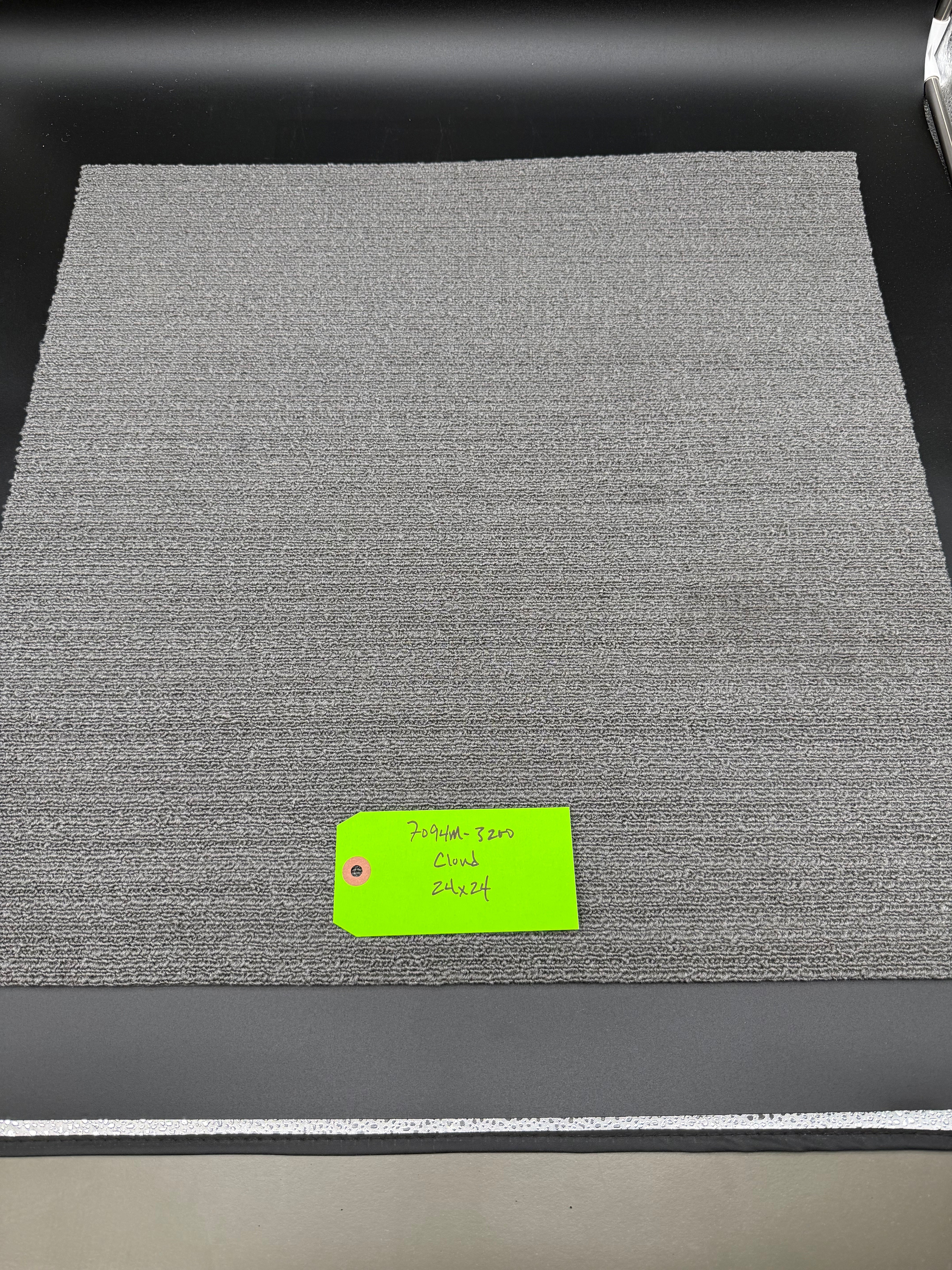 J&J Cloud grey carpet tile